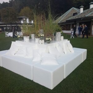 Isola Lounge